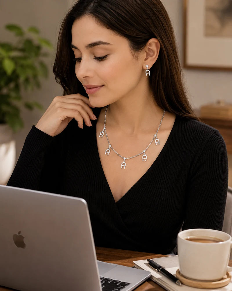 Elegant Silver Horseshoe Jewelry Set – Necklace & Earrings Gift Set