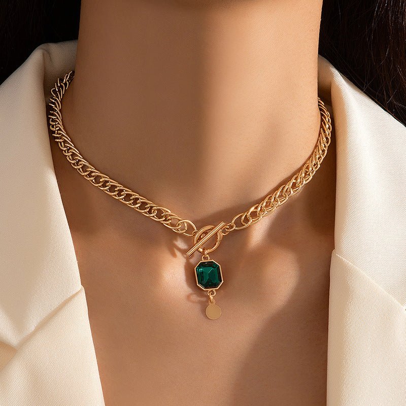 Vintage Green Square-Cut Pendant Necklace – Elegant Crystal Necklace for Women